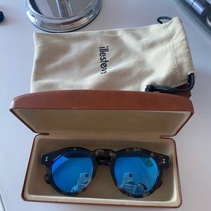 NEW illesteva Leonard Sunglasses w/ original box, case and pouch